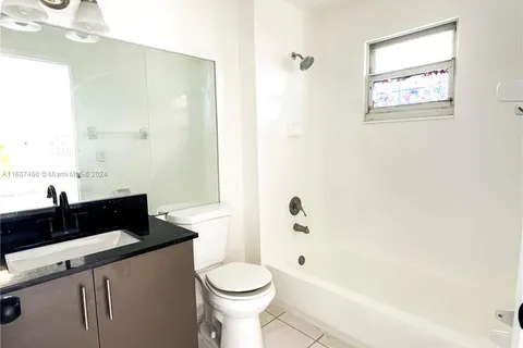 1501 NW 2nd St # C, Miami FL 33125