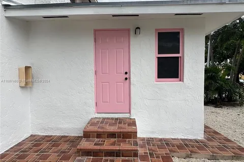 1501 NW 2nd St # C, Miami FL 33125