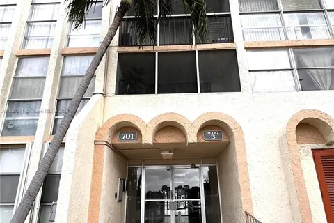 701 Three Islands Blvd # 118, Hallandale Beach FL 33009