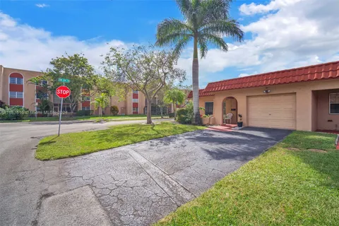 2333 SW 81st Ter, North Lauderdale FL 33068