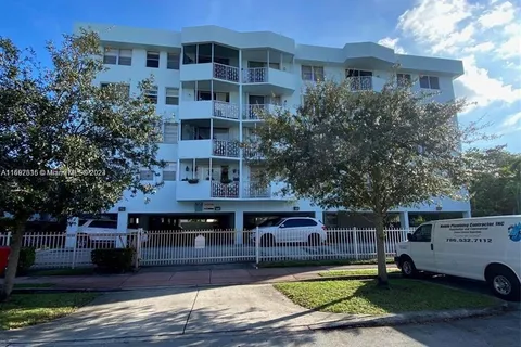 1990 Marseille Dr # 206, Miami Beach FL 33141