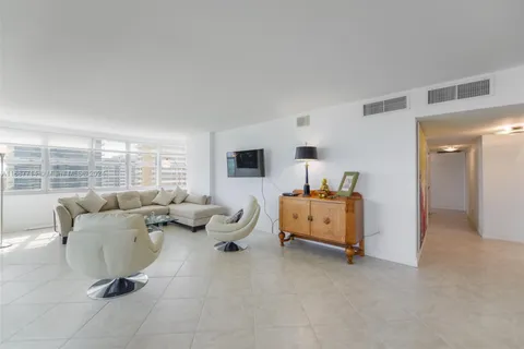 1950 S Ocean Dr # 18Q, Hallandale Beach FL 33009