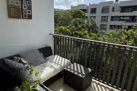 100 Ocean Lane Dr # 406, Key Biscayne FL 33149