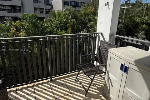 100 Ocean Lane Dr # 406, Key Biscayne FL 33149