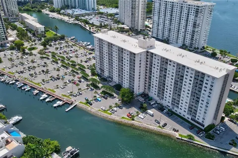 400 Kings Point Dr # 911, Sunny Isles Beach FL 33160