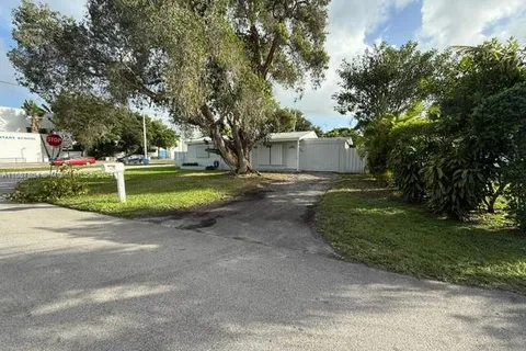 6900 SW 24th Ct, Miramar FL 33023