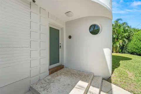 4580 Post Ave, Miami Beach FL 33140