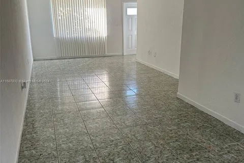 233 NW 84th Ter # 233, Miami FL 33150