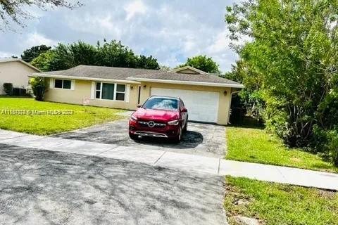 233 NW 42nd Ter, Plantation FL 33317