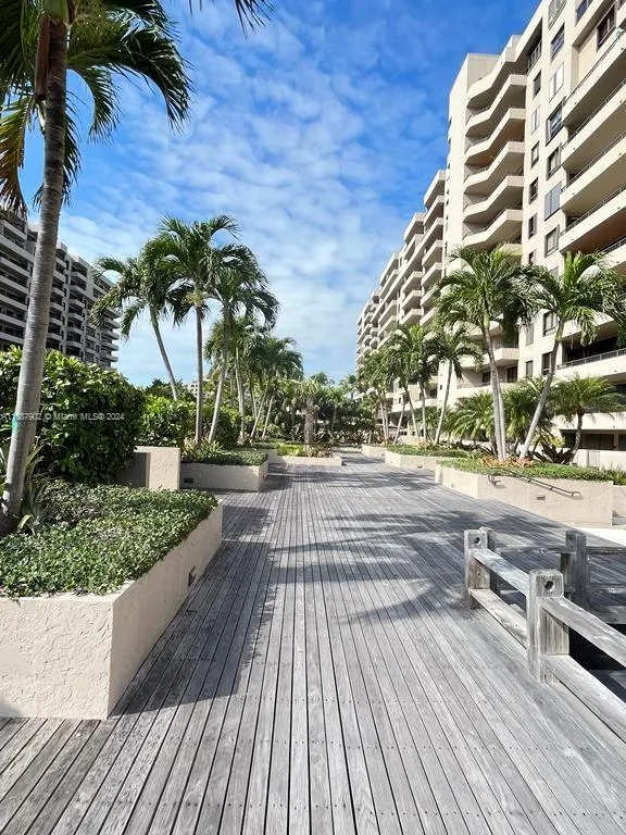 101 Crandon Blvd # 378, Miami FL 33149