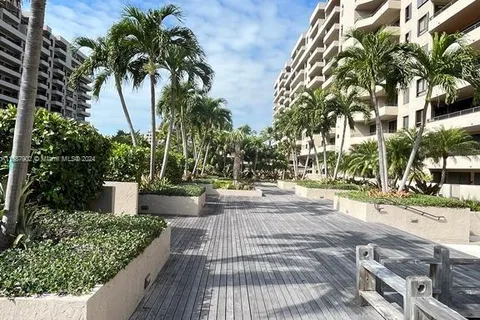 101 Crandon Blvd # 378, Miami FL 33149