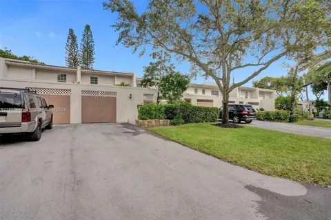 3063 N Palm Aire Dr # 3063, Pompano Beach FL 33069