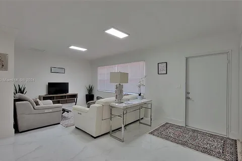 215 SE 3rd Ave # 502C, Hallandale Beach FL 33009