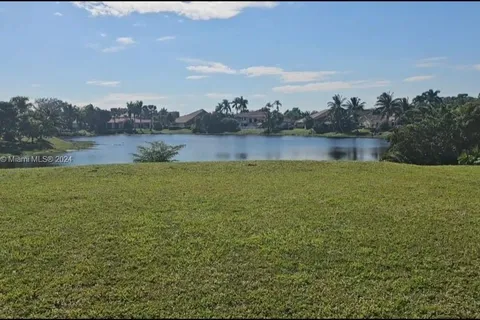 8280 NW 43 St, Coral Springs FL 33065