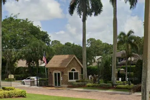 8280 NW 43 St, Coral Springs FL 33065