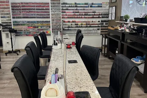 Nails and Spa NW 87th ave, Doral FL 33172