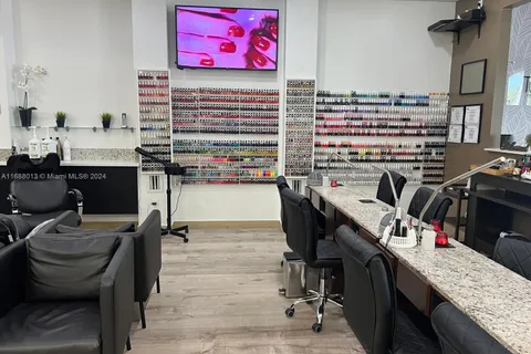 Nails and Spa NW 87th ave, Doral FL 33172