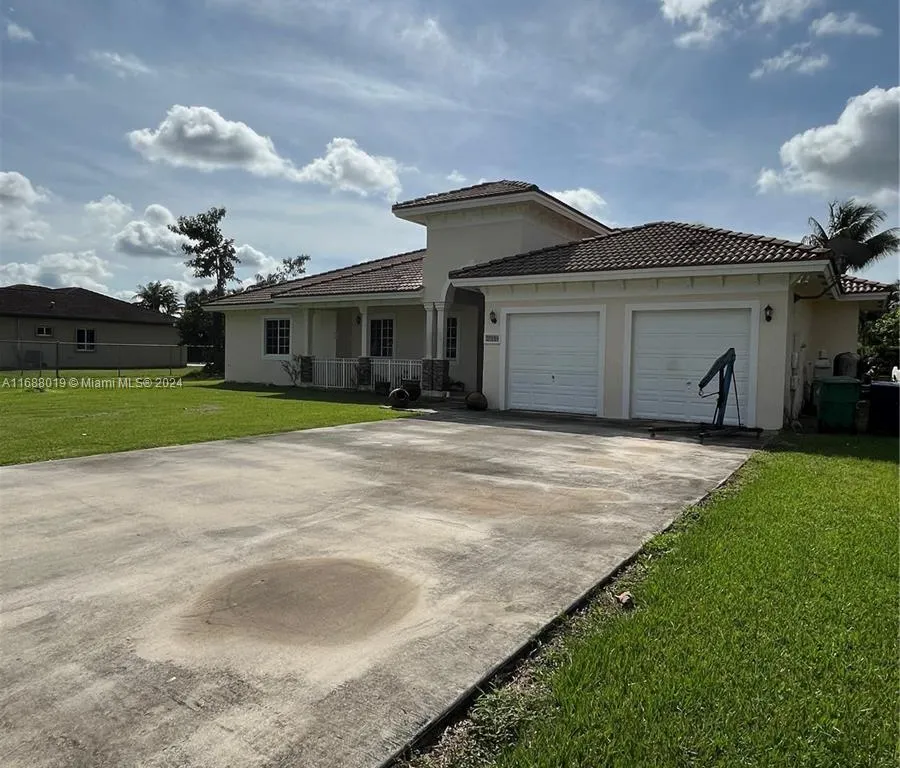 20494 SW 325th St, Homestead FL 33030