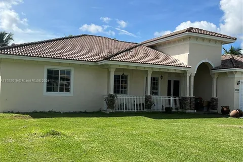 20494 SW 325th St, Homestead FL 33030