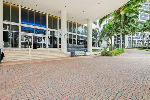 1800 S Ocean Dr # 2301, Hallandale Beach FL 33009