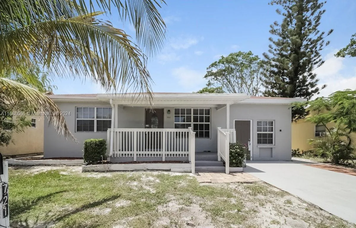 721 N E St # 0, Lake Worth FL 33460