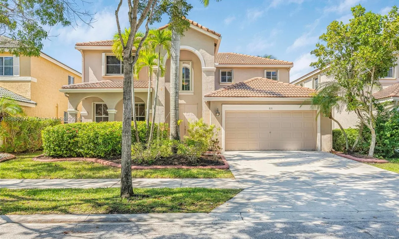 831 Sunflower Cir, Weston FL 33327