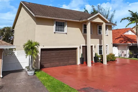 7807 NW 187th Ter, Hialeah FL 33015