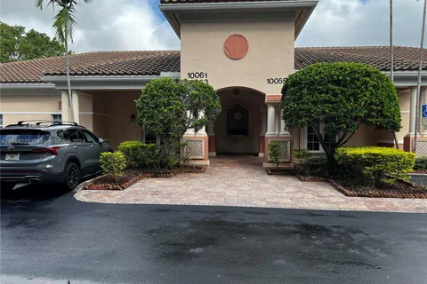 10061 NW 1st Ct, Plantation FL 33324