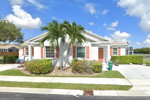 5812 Kelsey Ln, Tamarac FL 33321