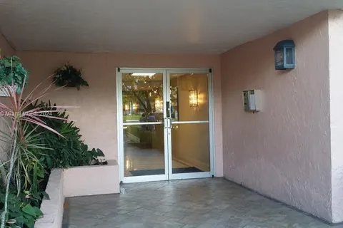 3821 Environ Blvd # 610, Lauderhill FL 33319