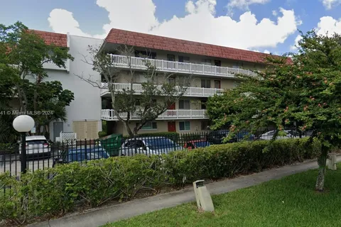 3571 Inverrary Dr # 401, Lauderhill FL 33319