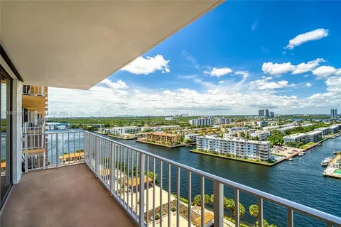 290 174th St # 1709, Sunny Isles Beach FL 33160