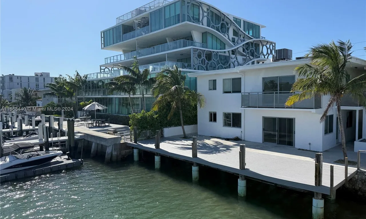 8435 Crespi Blvd # 2, Miami Beach FL 33141