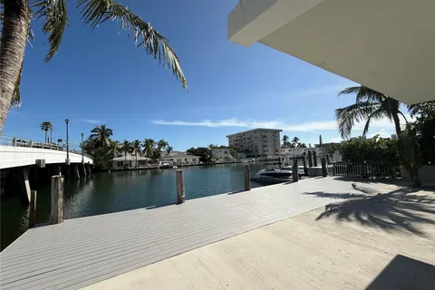 8435 Crespi Blvd # 2, Miami Beach FL 33141