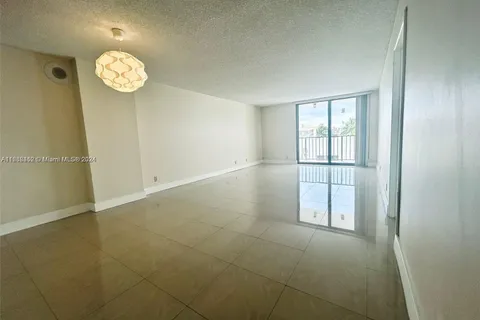 2625 Collins Ave # 409, Miami Beach FL 33140