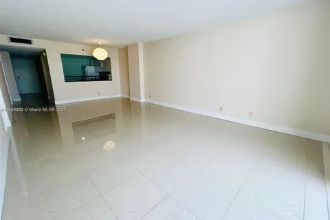 2625 Collins Ave # 409, Miami Beach FL 33140