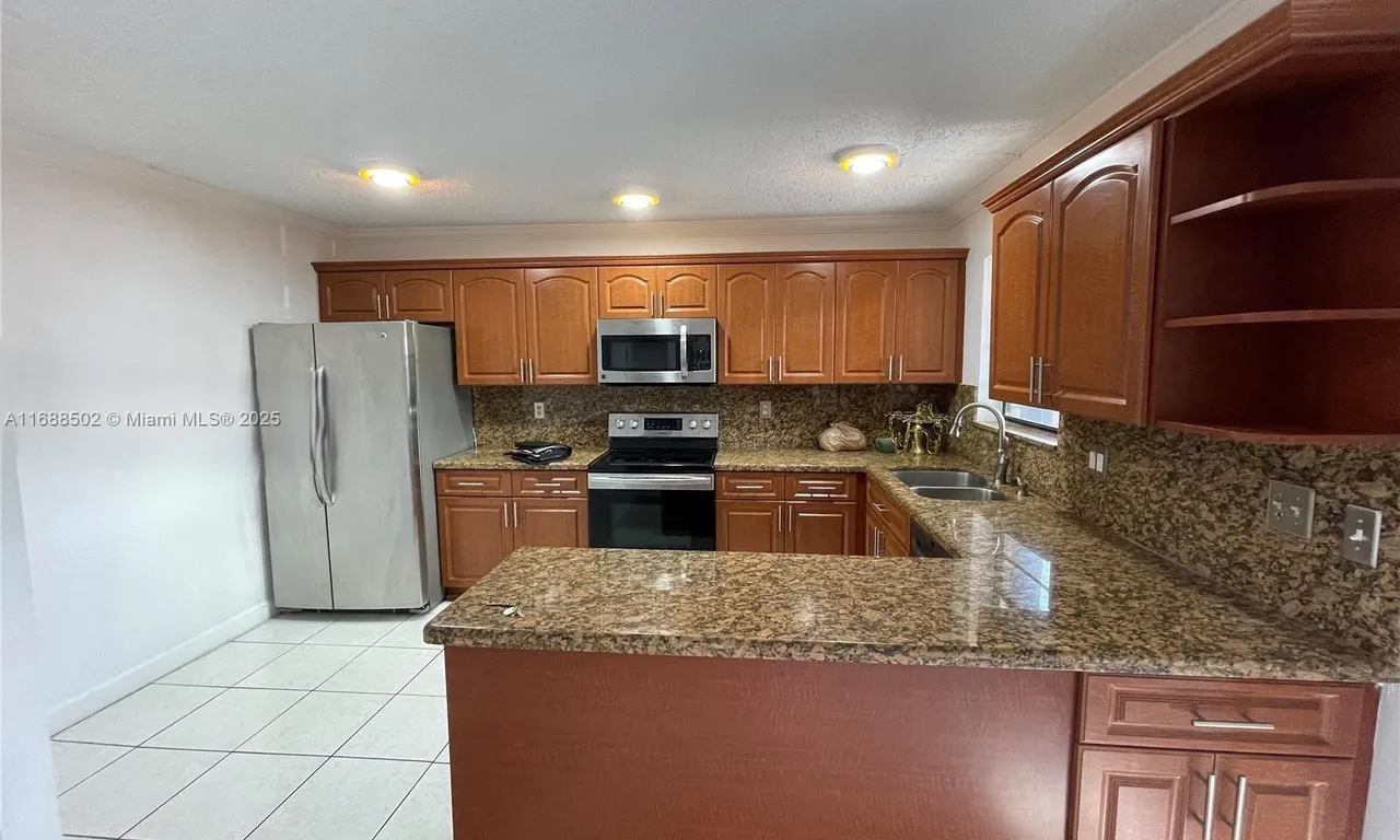 8215 23rd Ct # 17D, North Lauderdale FL 33068