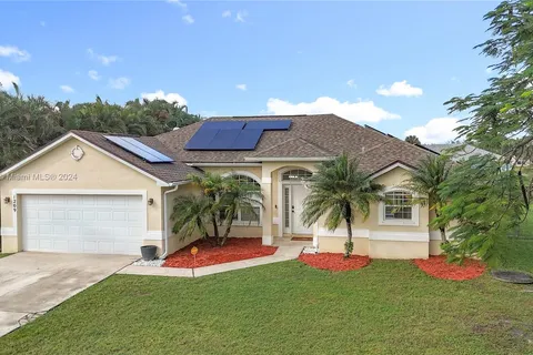 1209 SW Glastonberry Ave, Port St. Lucie FL 34953