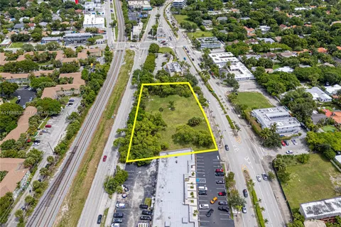 5220 Biscayne, Miami FL 33137