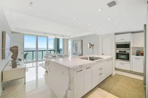 6899 Collins Ave # 2407, Miami Beach FL 33141