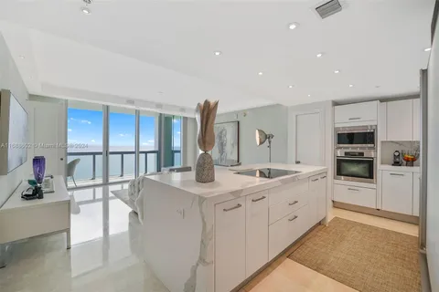 6899 Collins Ave # 2407, Miami Beach FL 33141