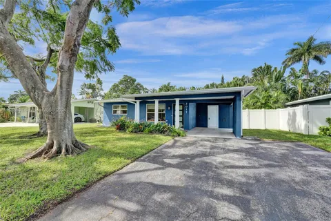 3017 NE 3rd Ave, Wilton Manors FL 33334