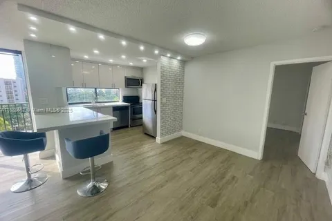 17021 N Bay Rd # 818, Sunny Isles Beach FL 33160