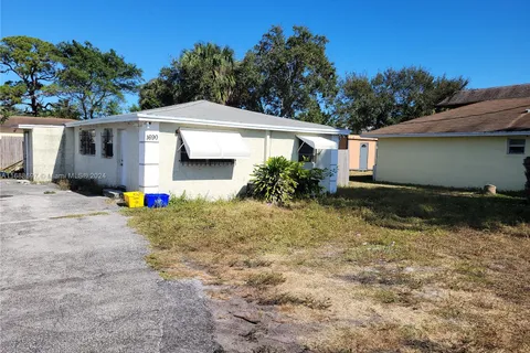 1690 W 26th Ct, Riviera Beach FL 33404