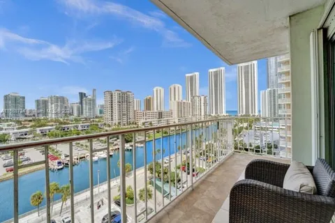 500 Bayview Dr # 931, Sunny Isles Beach FL 33160