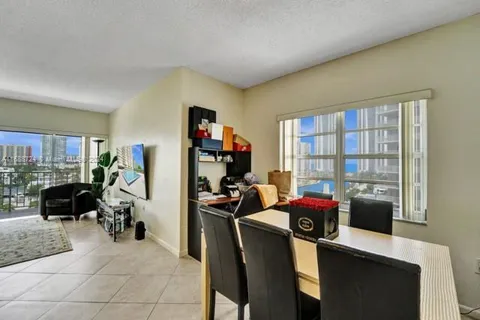 500 Bayview Dr # 931, Sunny Isles Beach FL 33160