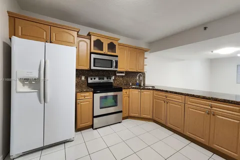 8360 NW 103rd St # 204E, Hialeah Gardens FL 33016