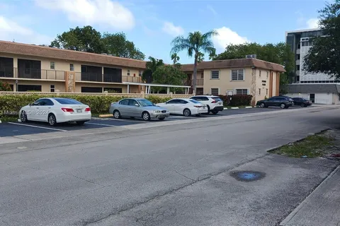 421 NE 1st St # 111, Hallandale Beach FL 33009