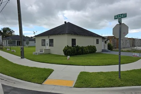 12490 SW 224th St, Miami FL 33170