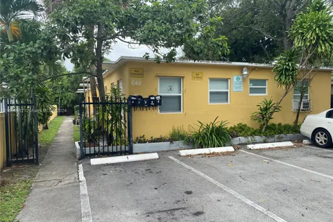 640 NW 10th Ter, Fort Lauderdale FL 33311